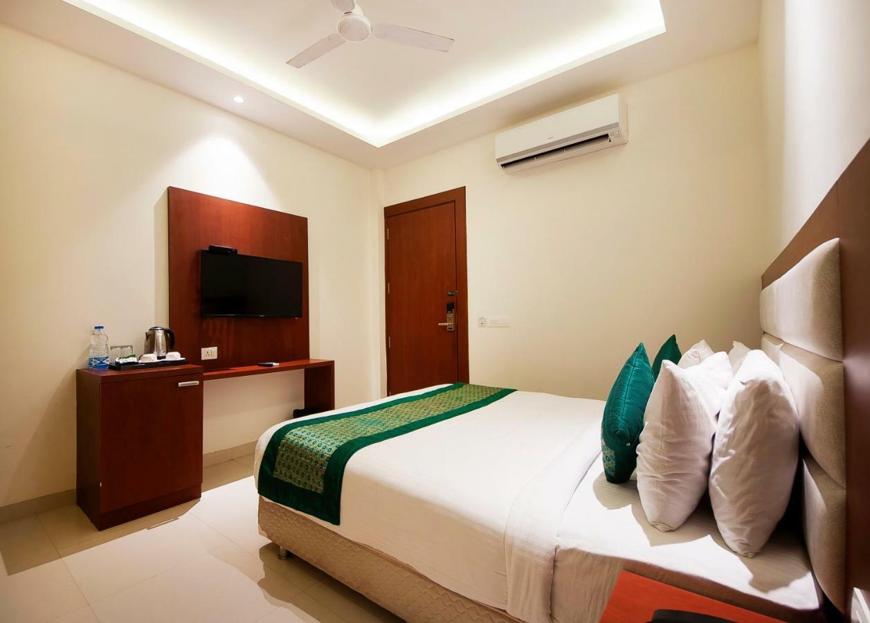 Hotel Z Suites- Delhi Igi Airport Ню Делхи Екстериор снимка