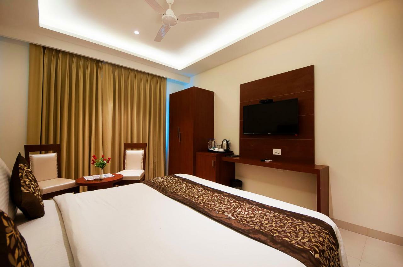 Hotel Z Suites- Delhi Igi Airport Ню Делхи Екстериор снимка