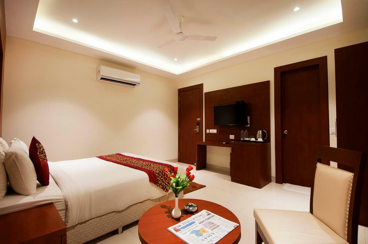 Hotel Z Suites- Delhi Igi Airport Ню Делхи Екстериор снимка